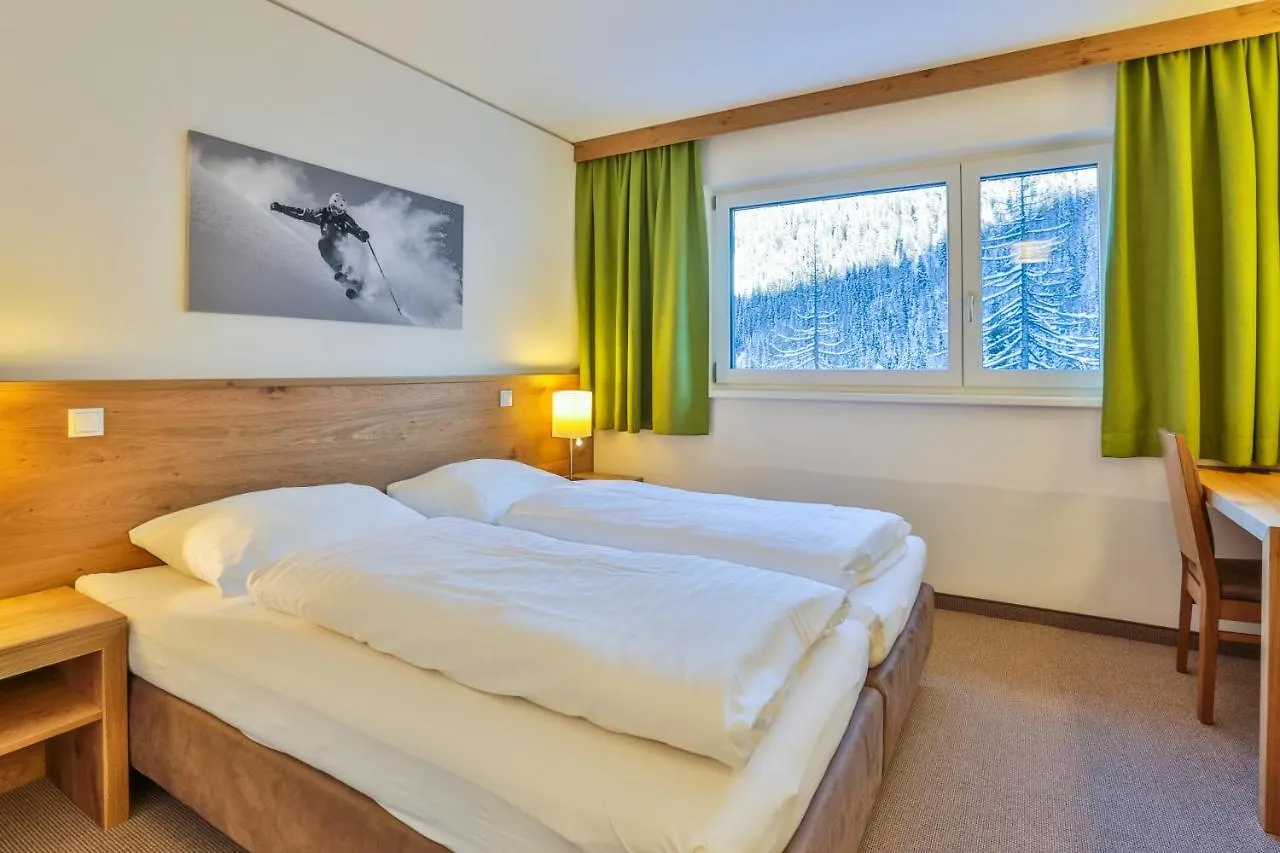 Lizum 1600 | Kompetenzzentrum Snowsport Tirol Axamer Lizum 3*,  Austria